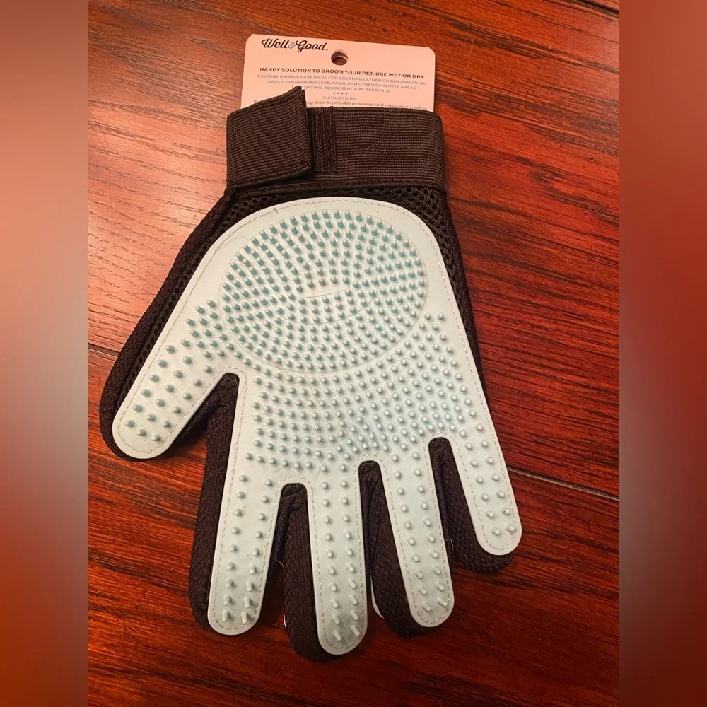 NWT Cat Grooming Glove